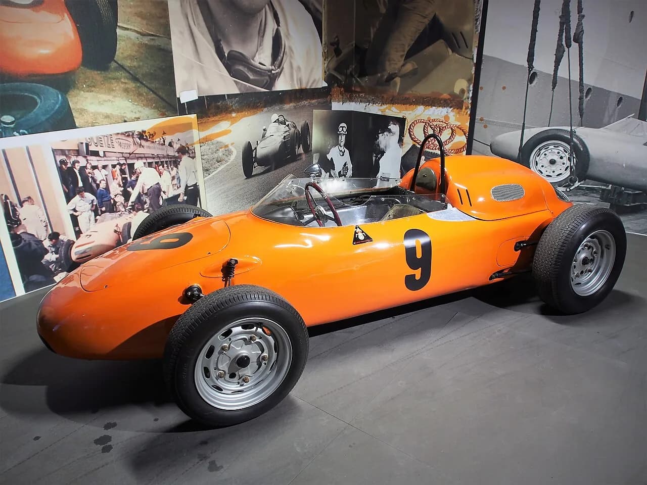 Porsche 718 · Photo exhibit