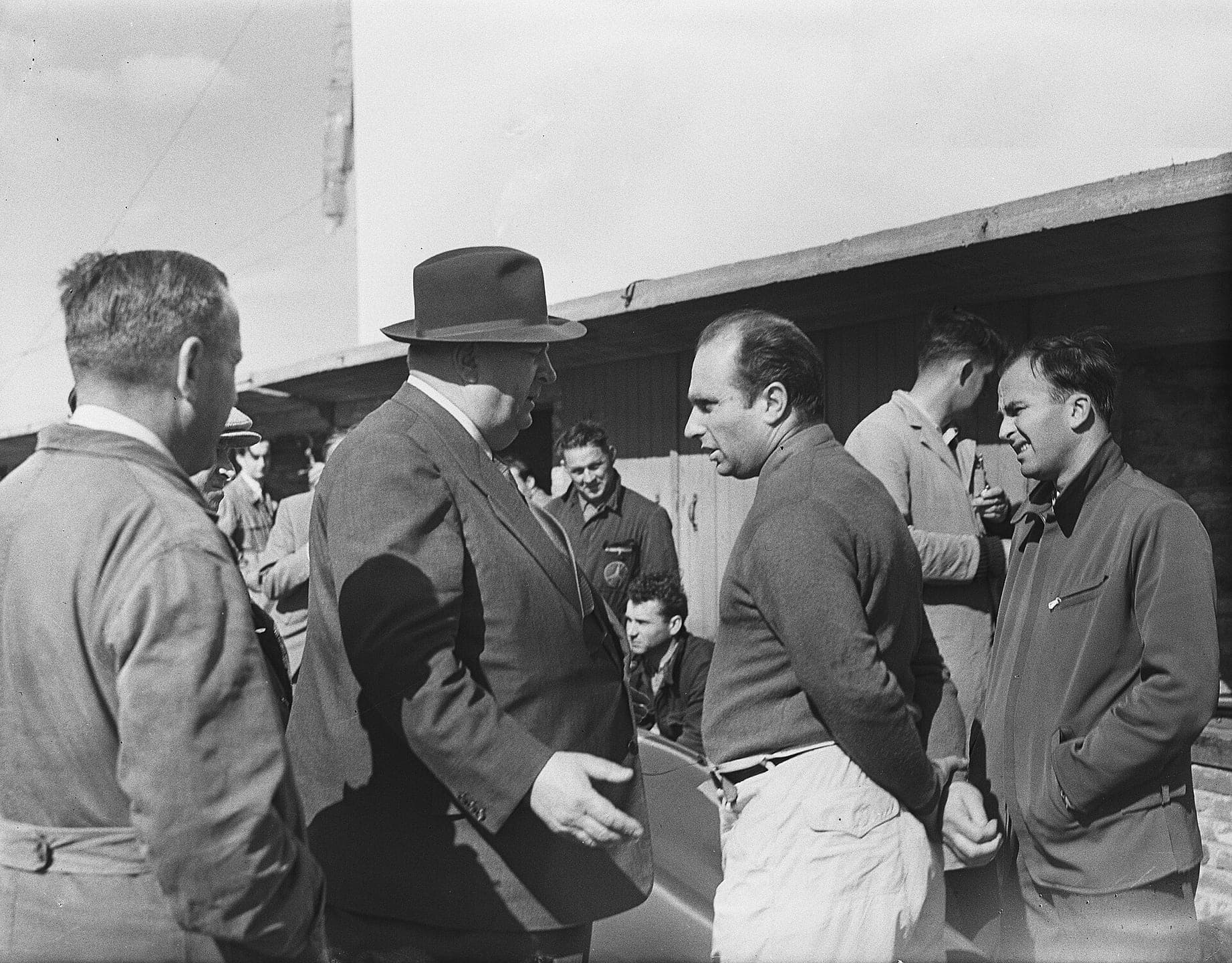 Historical Formula 1 photograph: Juan Manuel Fangio Alfred Neubauer GP Olanda, 1955