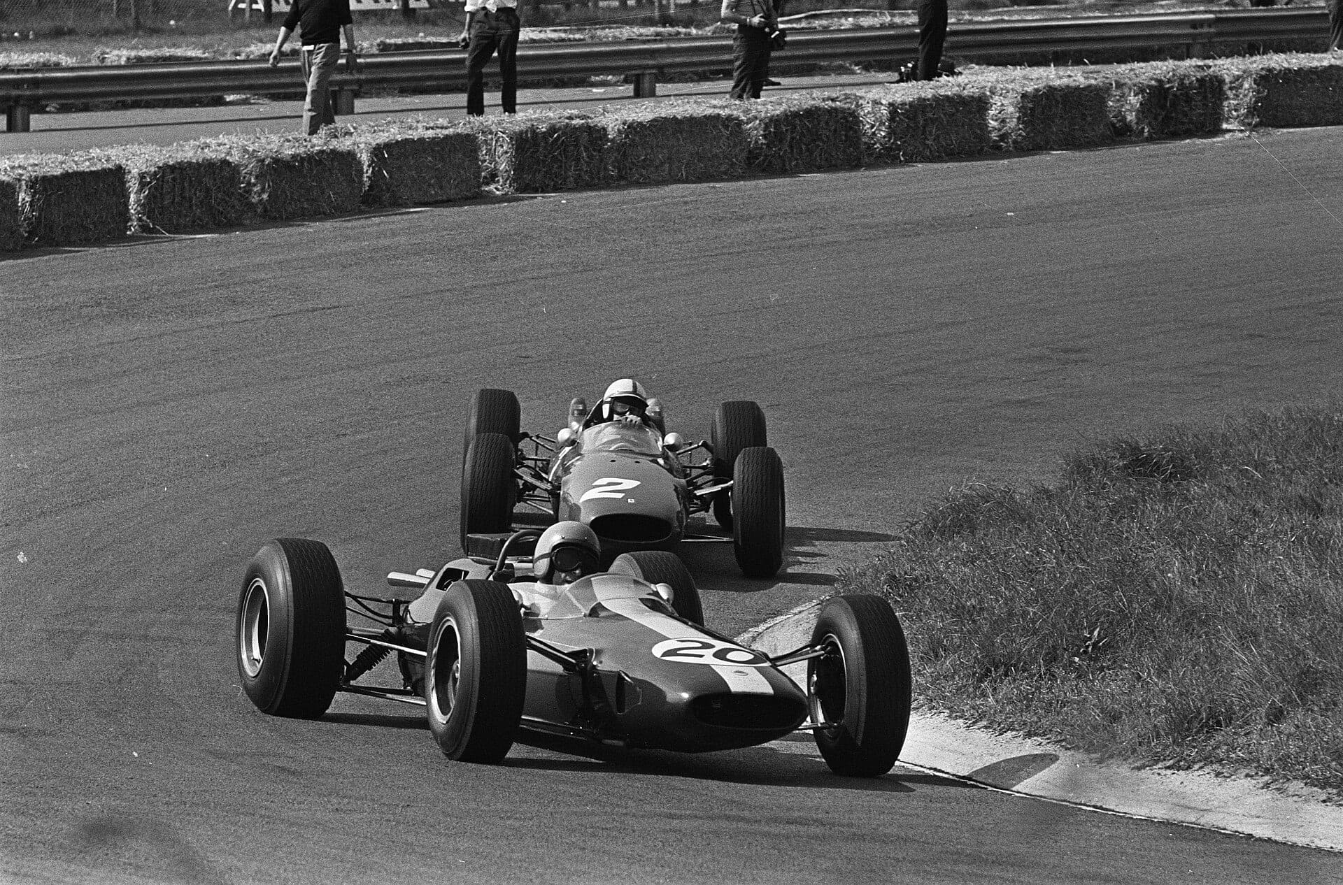 Historical Formula 1 photograph: Arundell Surtees GP Olanda, 1964