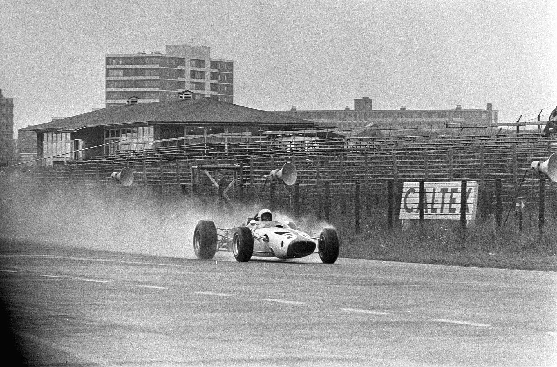 Historical Formula 1 photograph: McLaren GP Olanda, 1966