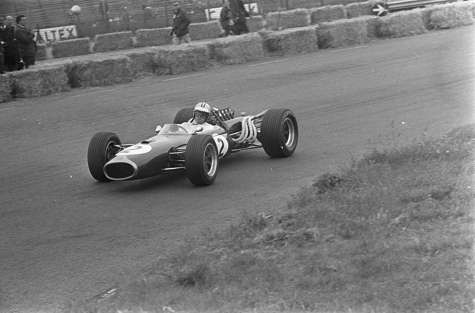 Historical Formula 1 photograph: Hulme GP Olanda, 1967