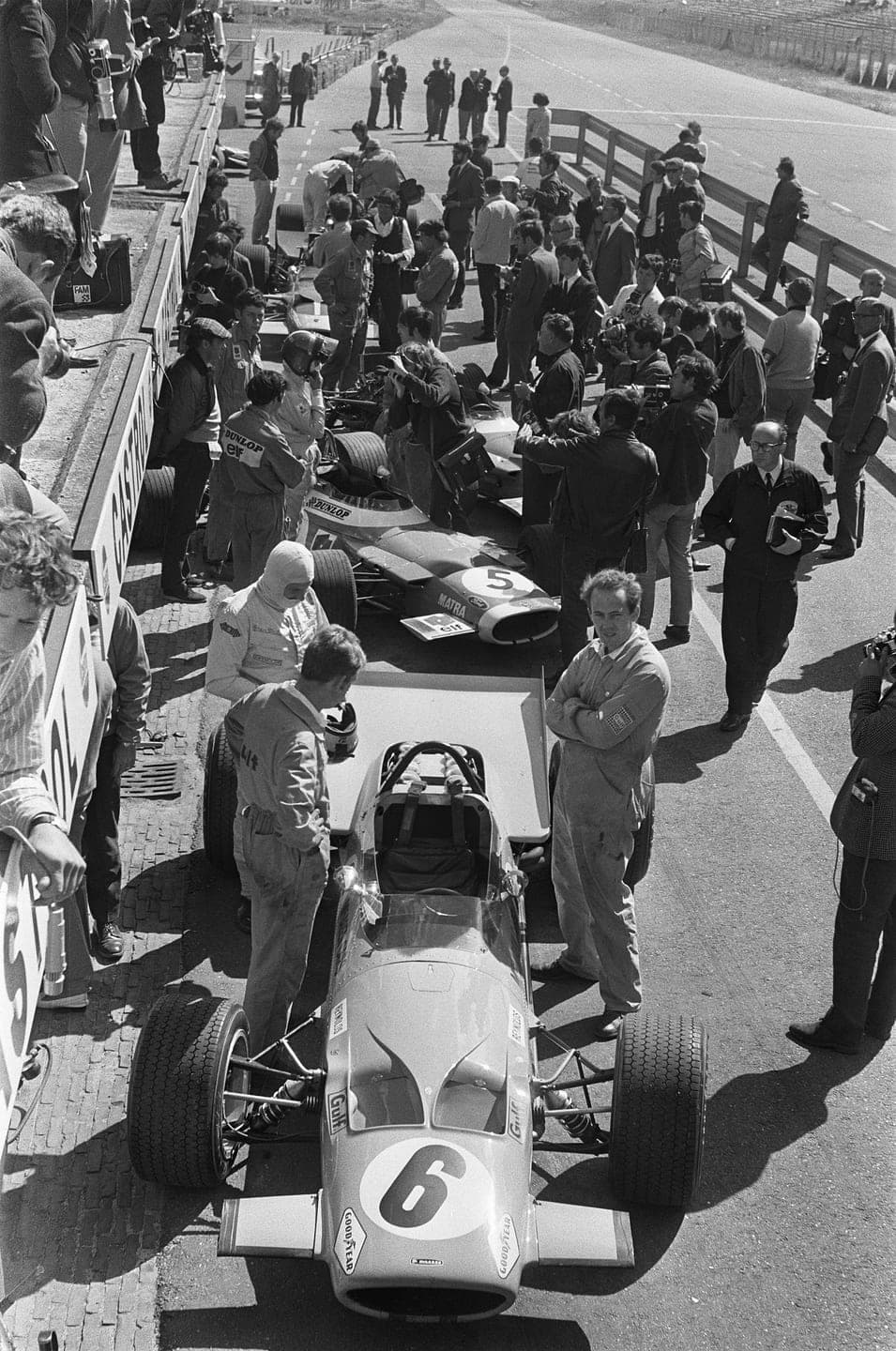 Historical Formula 1 photograph: McLaren GP Olanda, 1969