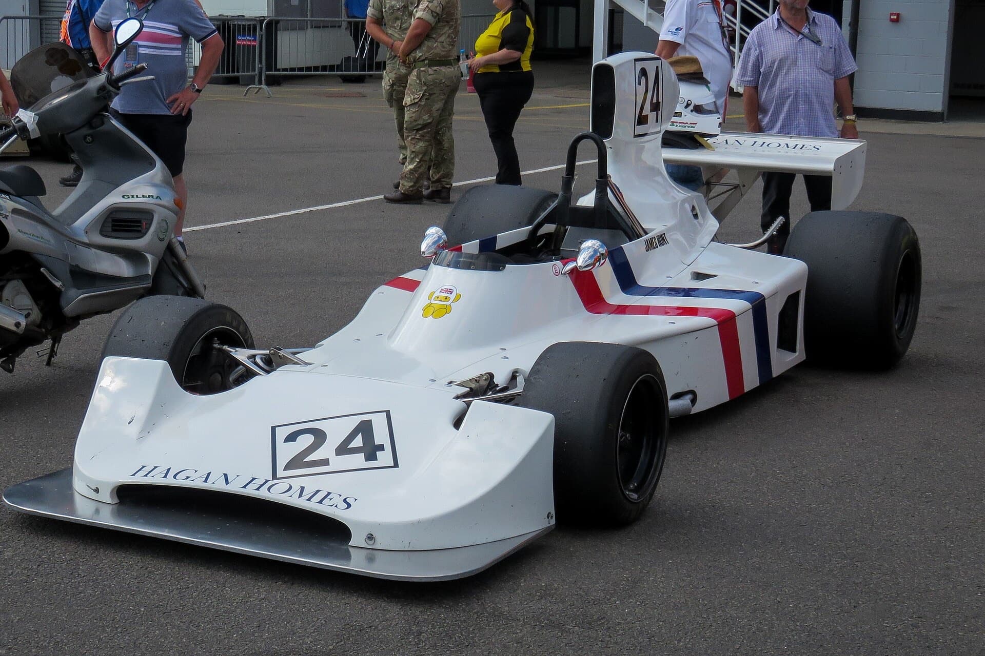 Historical Formula 1 photograph: Hesketh James Hunt, 1974