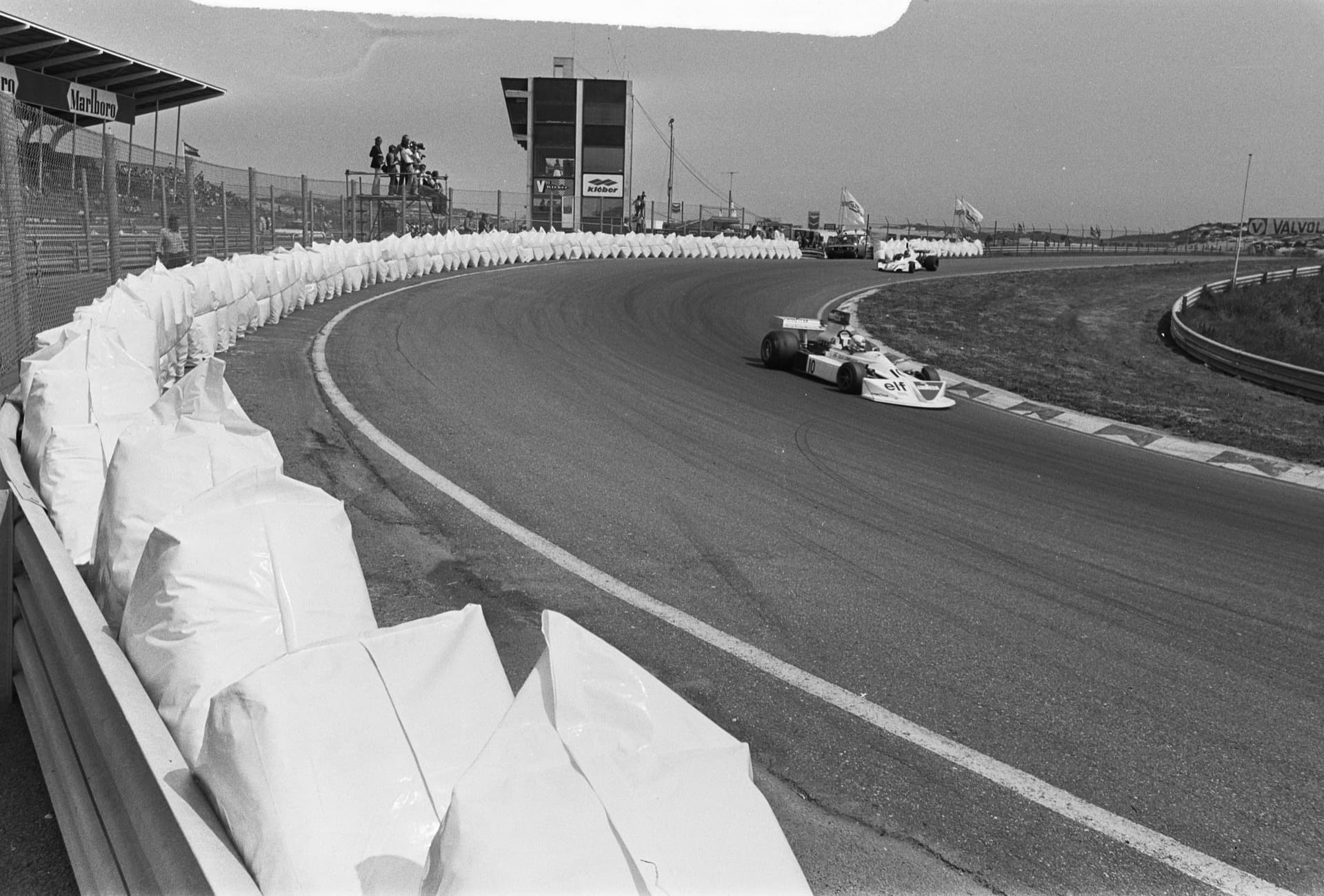 Historical Formula 1 photograph: Lella Lombardi Zandvoort, 1975