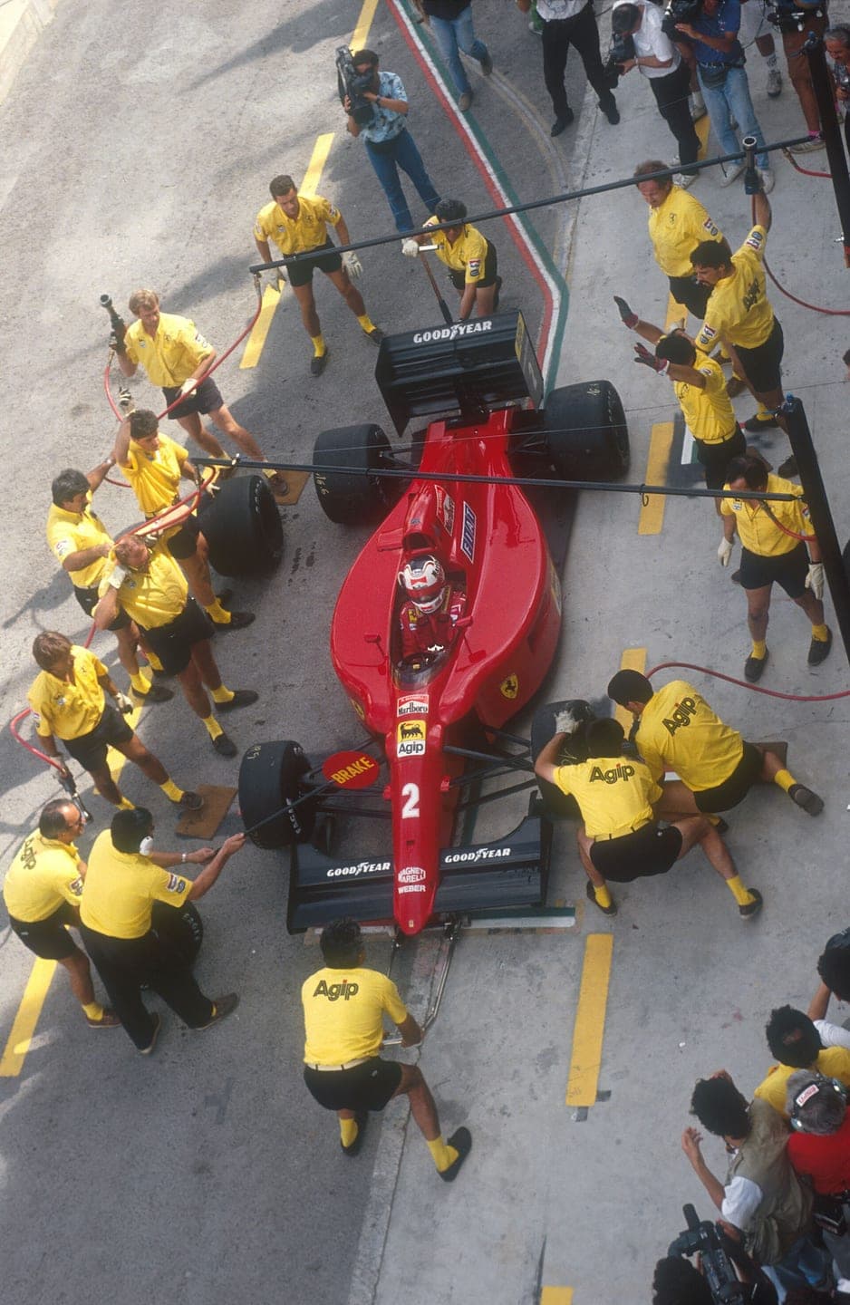 Historical Formula 1 photograph: Nigel Mansell Jerez Pit, 1990