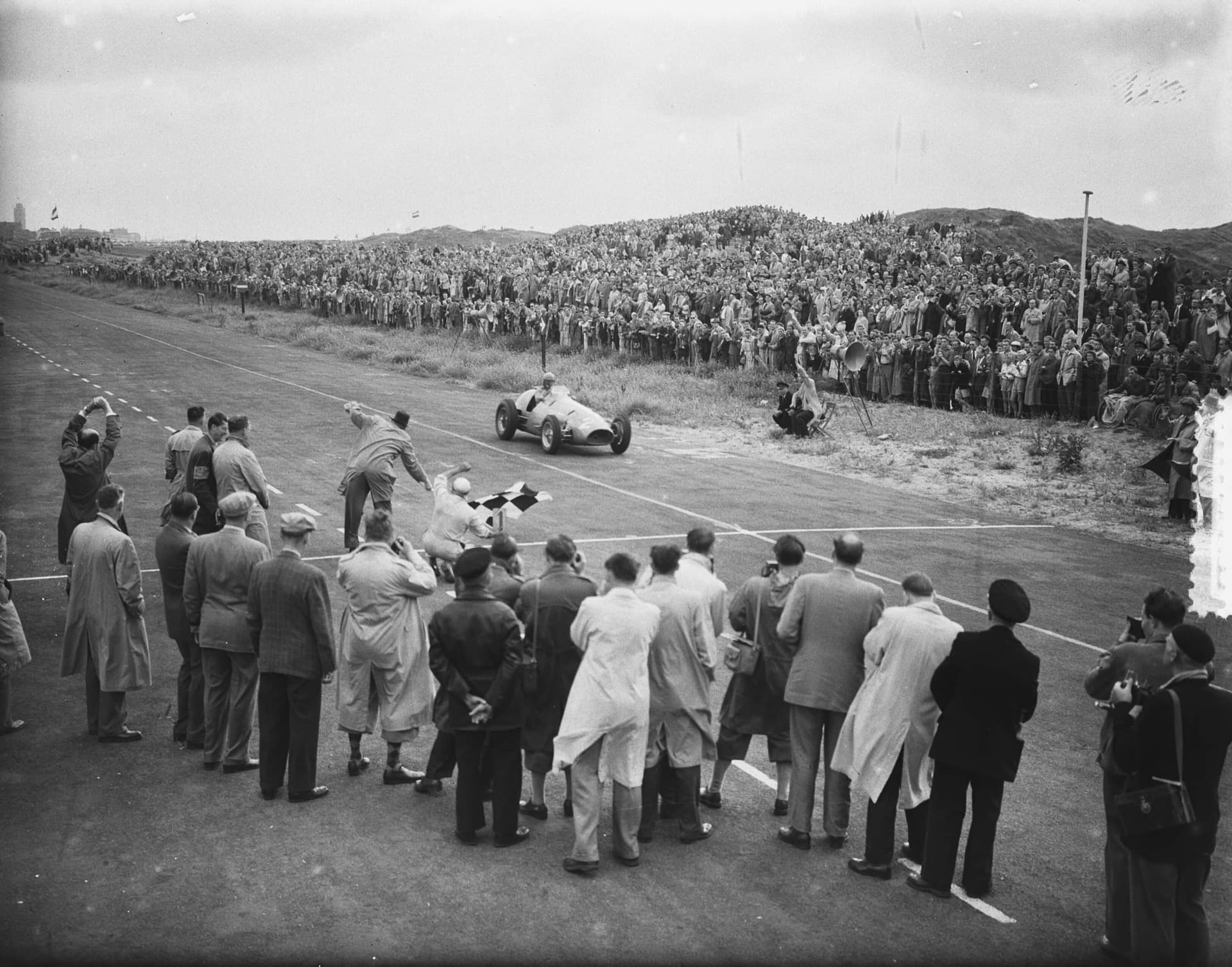 Historical Formula 1 photograph: Ascari Zandvoort, 1952