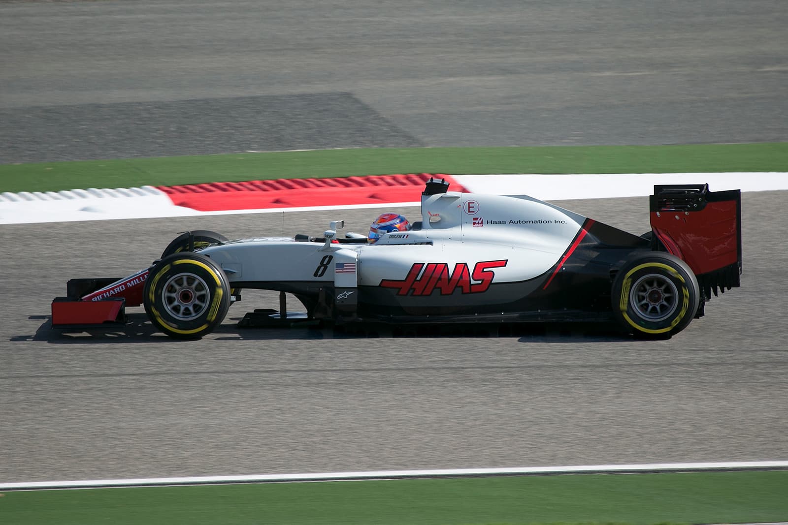 Historical Formula 1 photograph: Haas, 2016