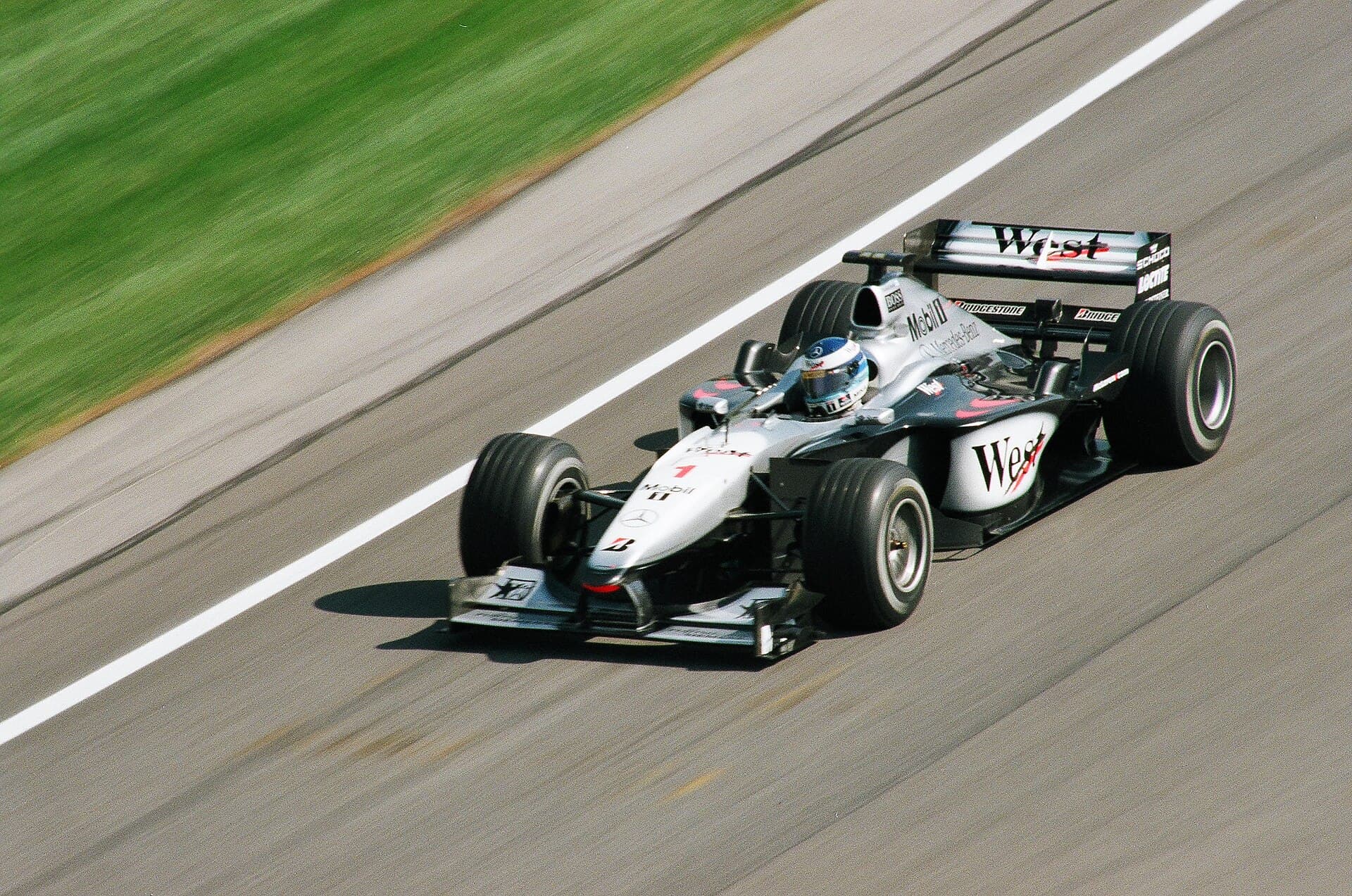 Historical Formula 1 photograph: Häkkinen Indianapolis, 2000