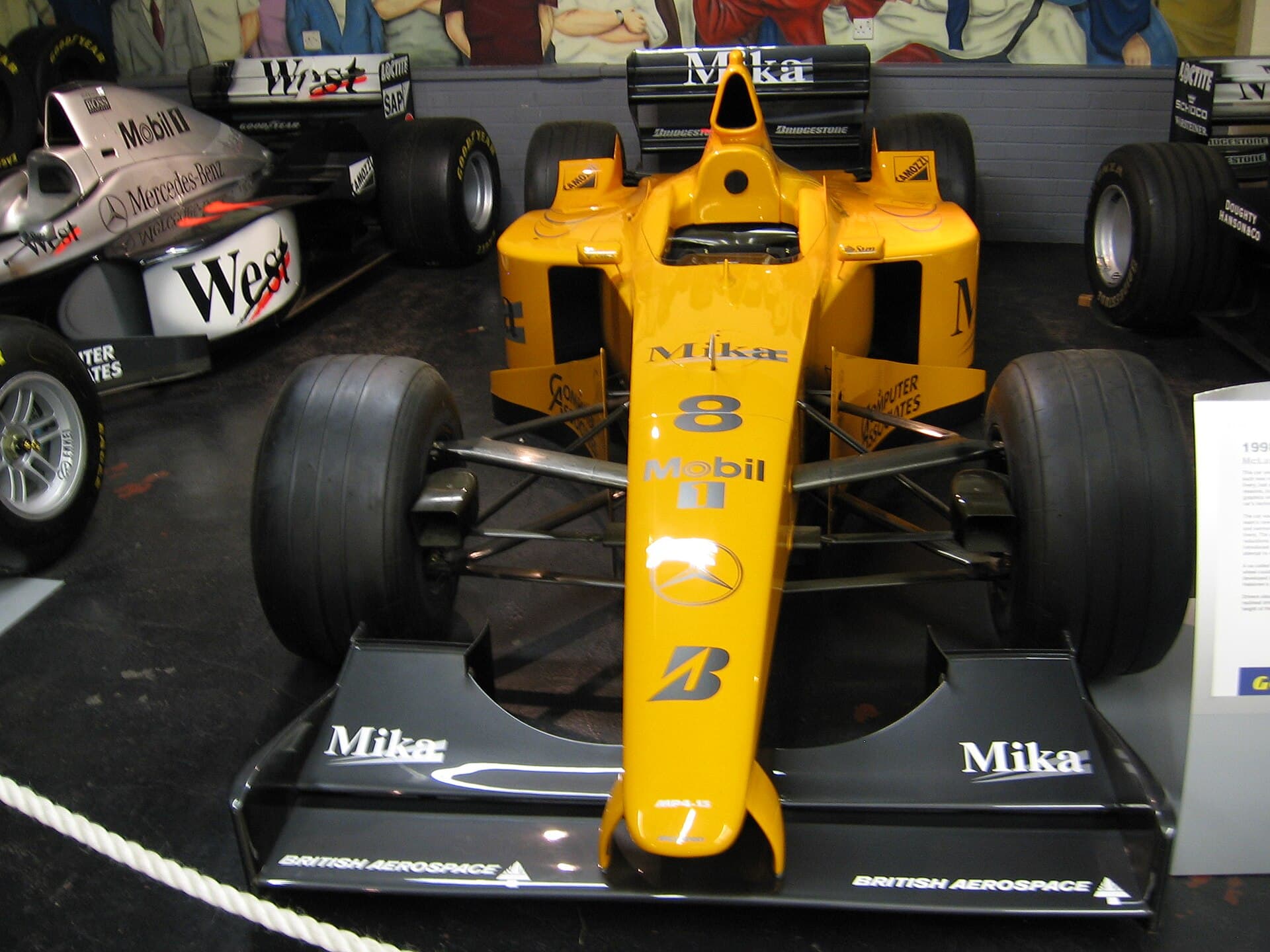 Historical Formula 1 photograph: McLaren MP4/13, 1998