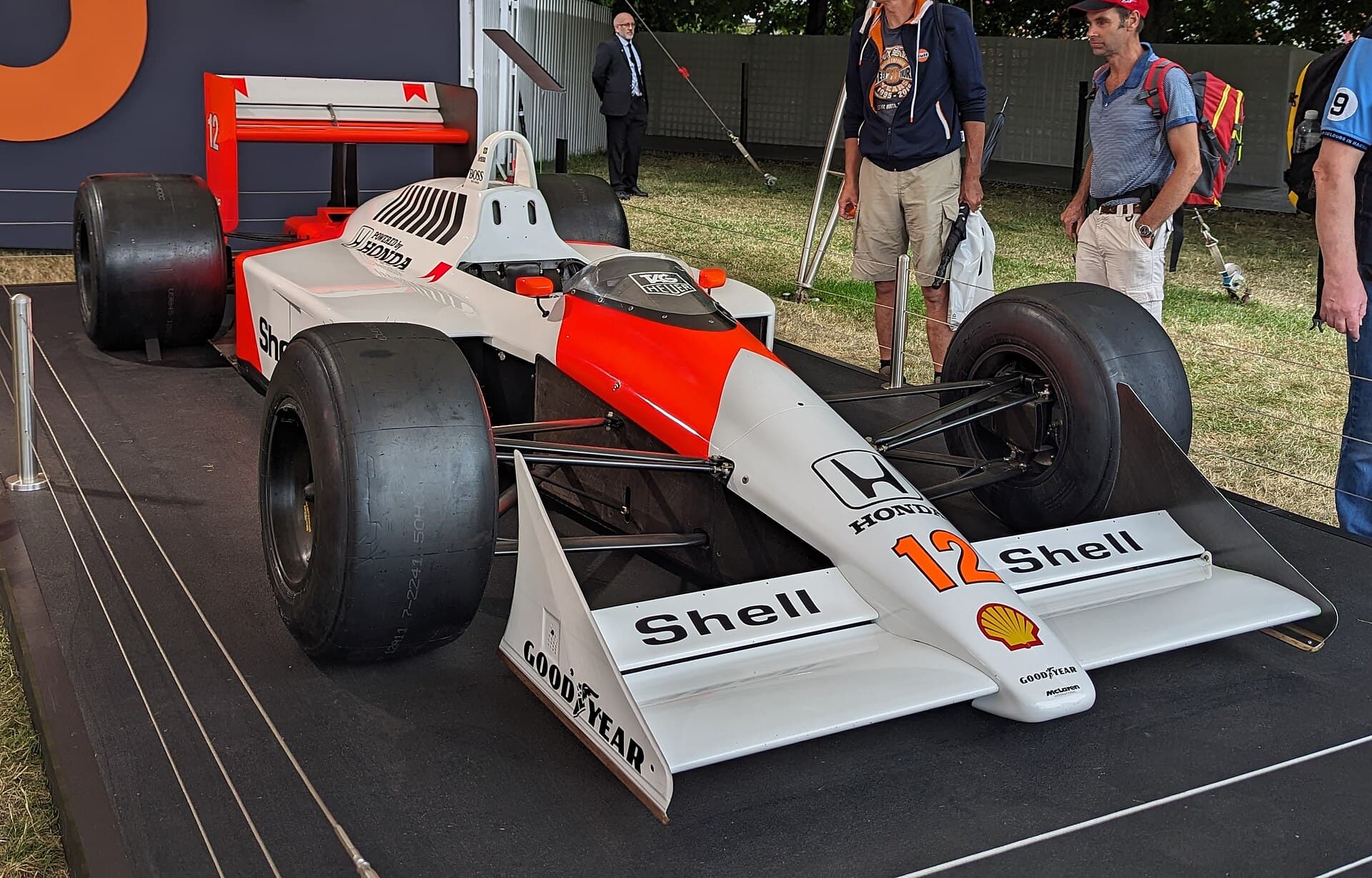 Historical Formula 1 photograph: McLaren MP4/4, 1988