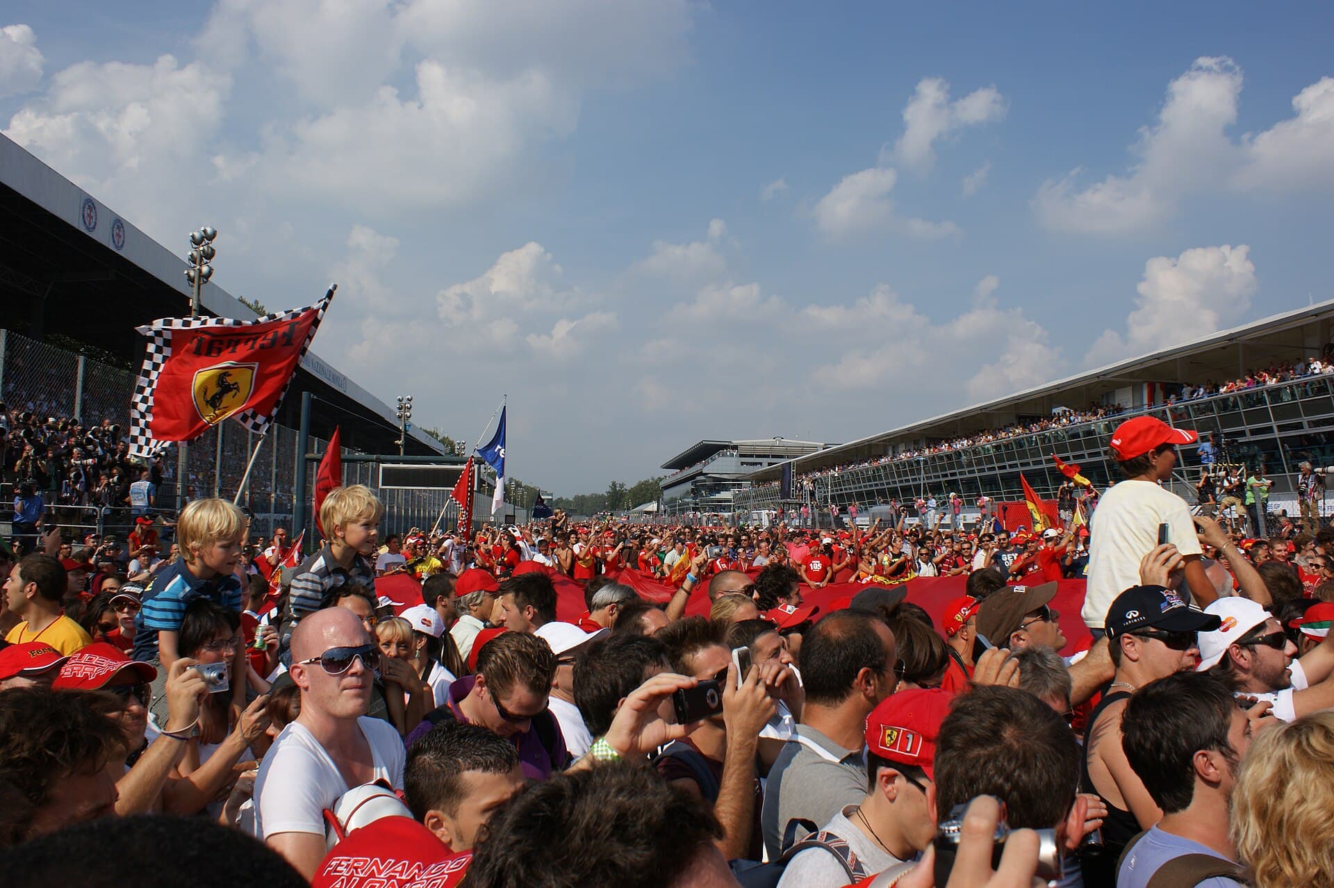 Historical Formula 1 photograph: Formula 1, 2011