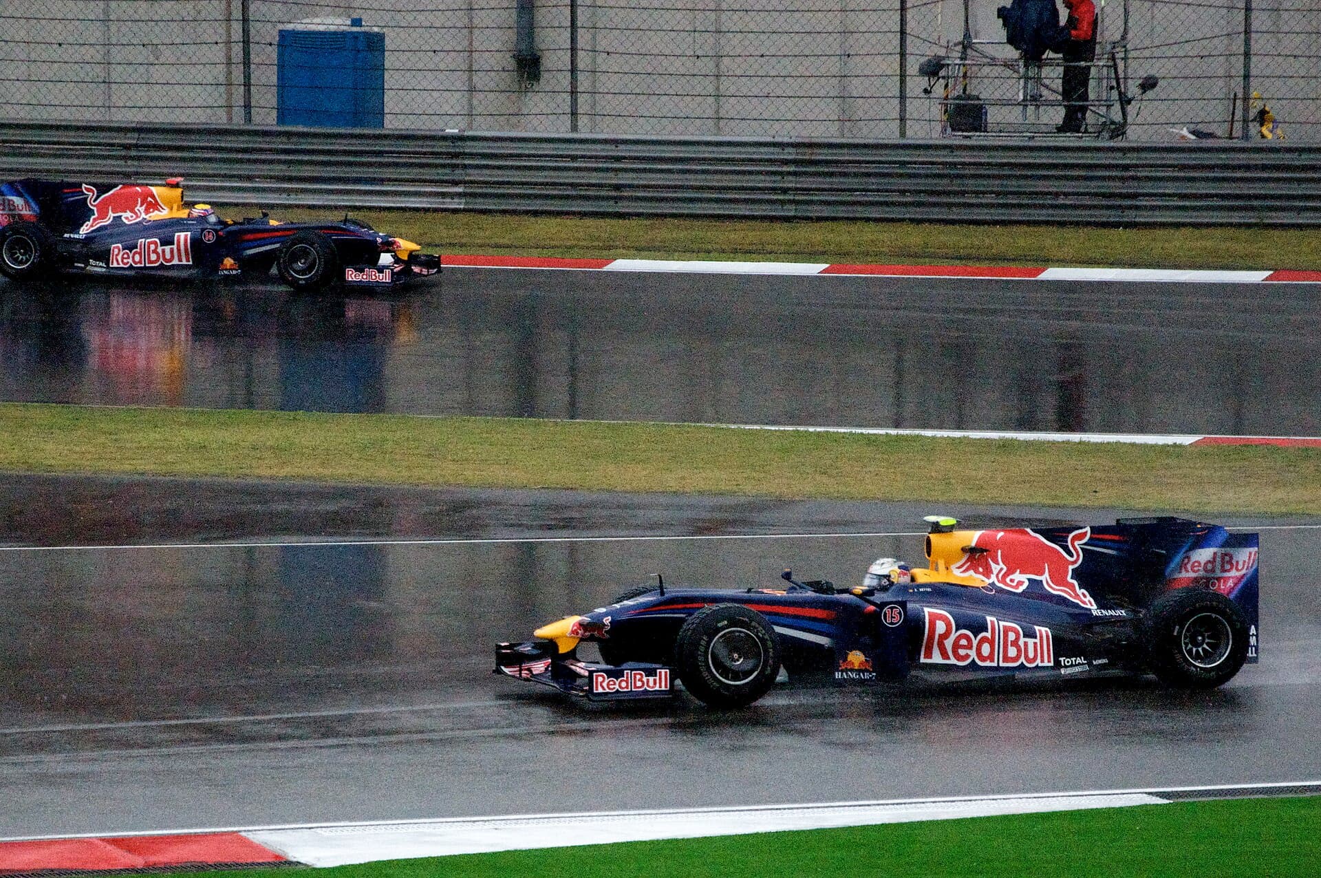 Historical Formula 1 photograph: Red Bull, 2009