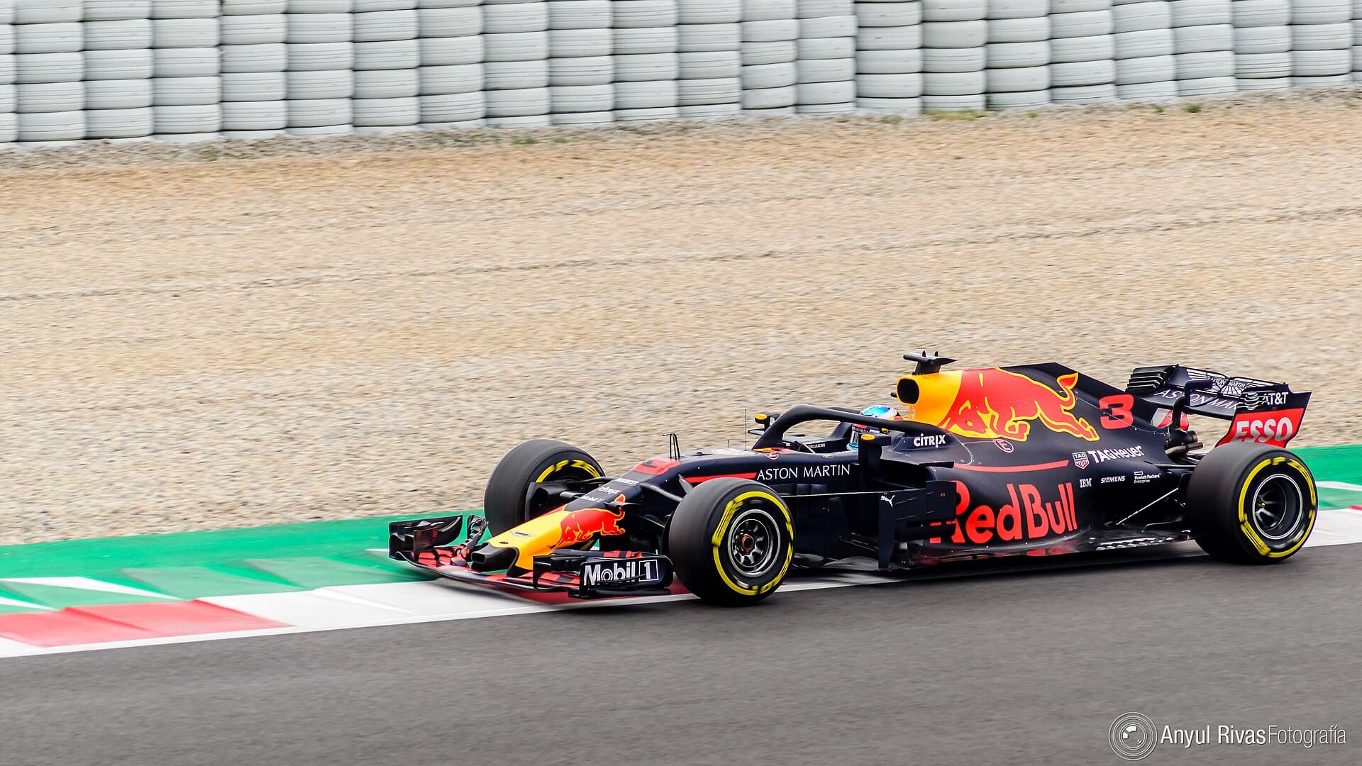 Historical Formula 1 photograph: Ricciardo Red Bull RB14, 2018