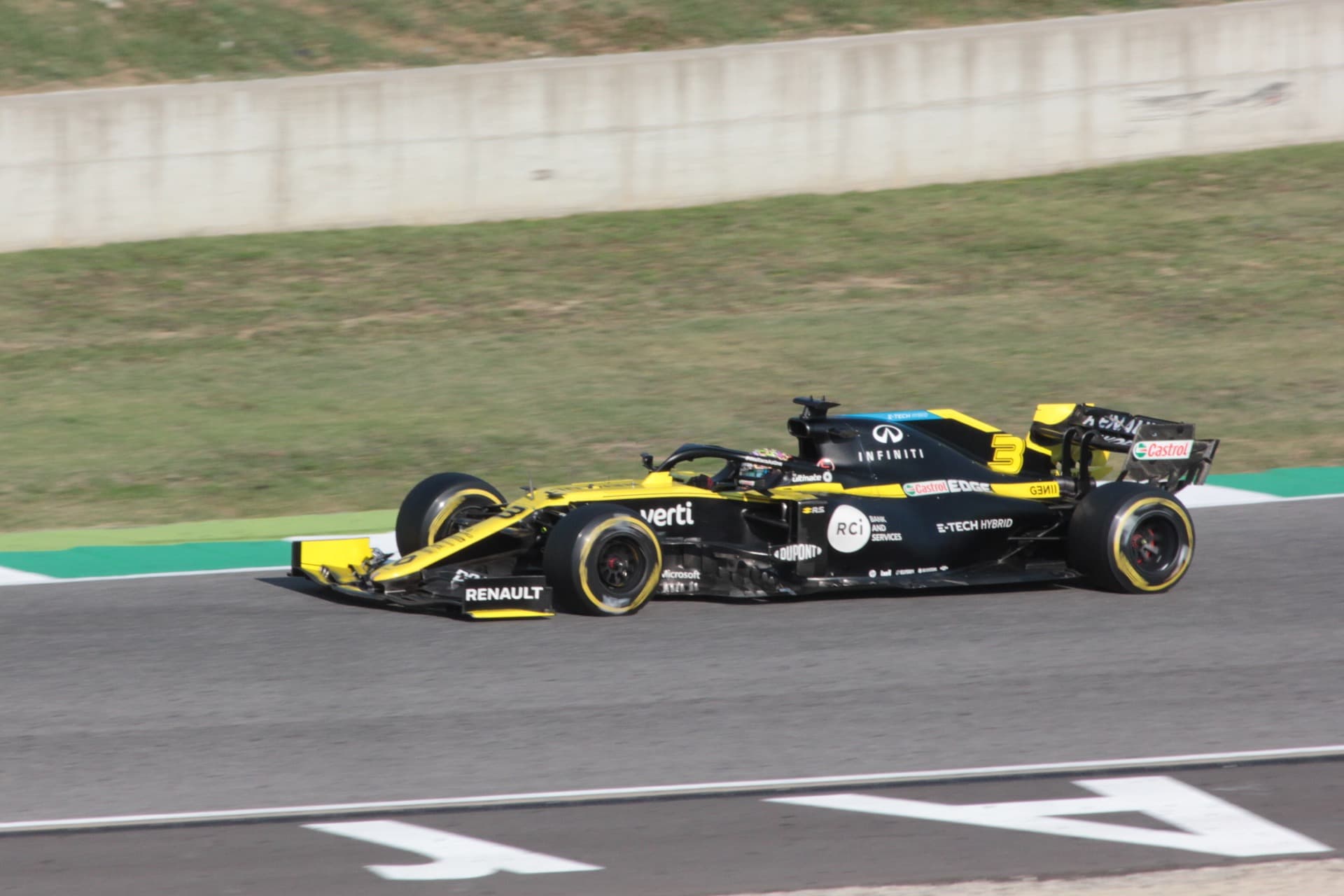 Historical Formula 1 photograph: Ricciardo Renault Mugello, 2020