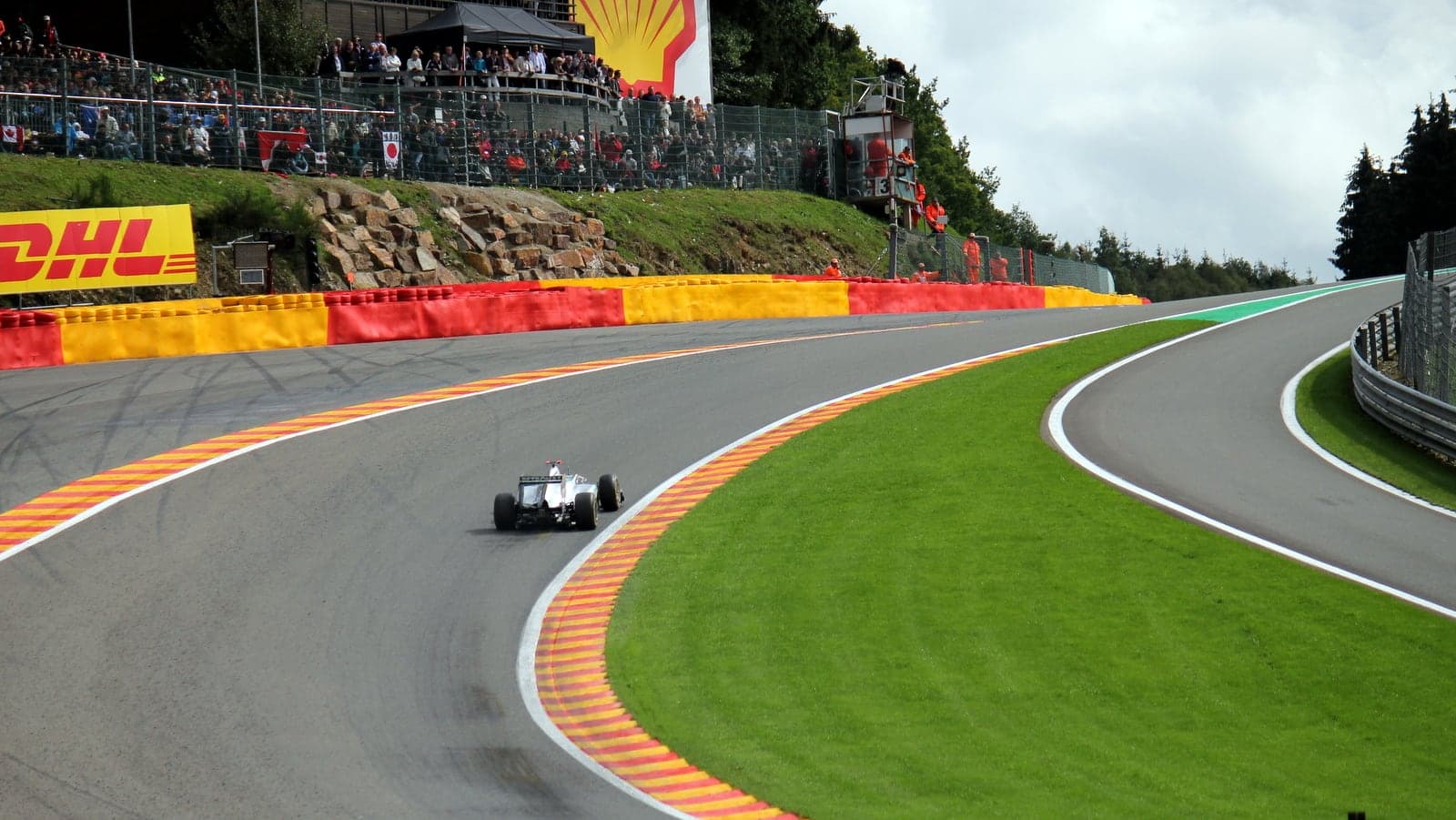 Historical Formula 1 photograph: Schumacher Eau Rouge, 2011