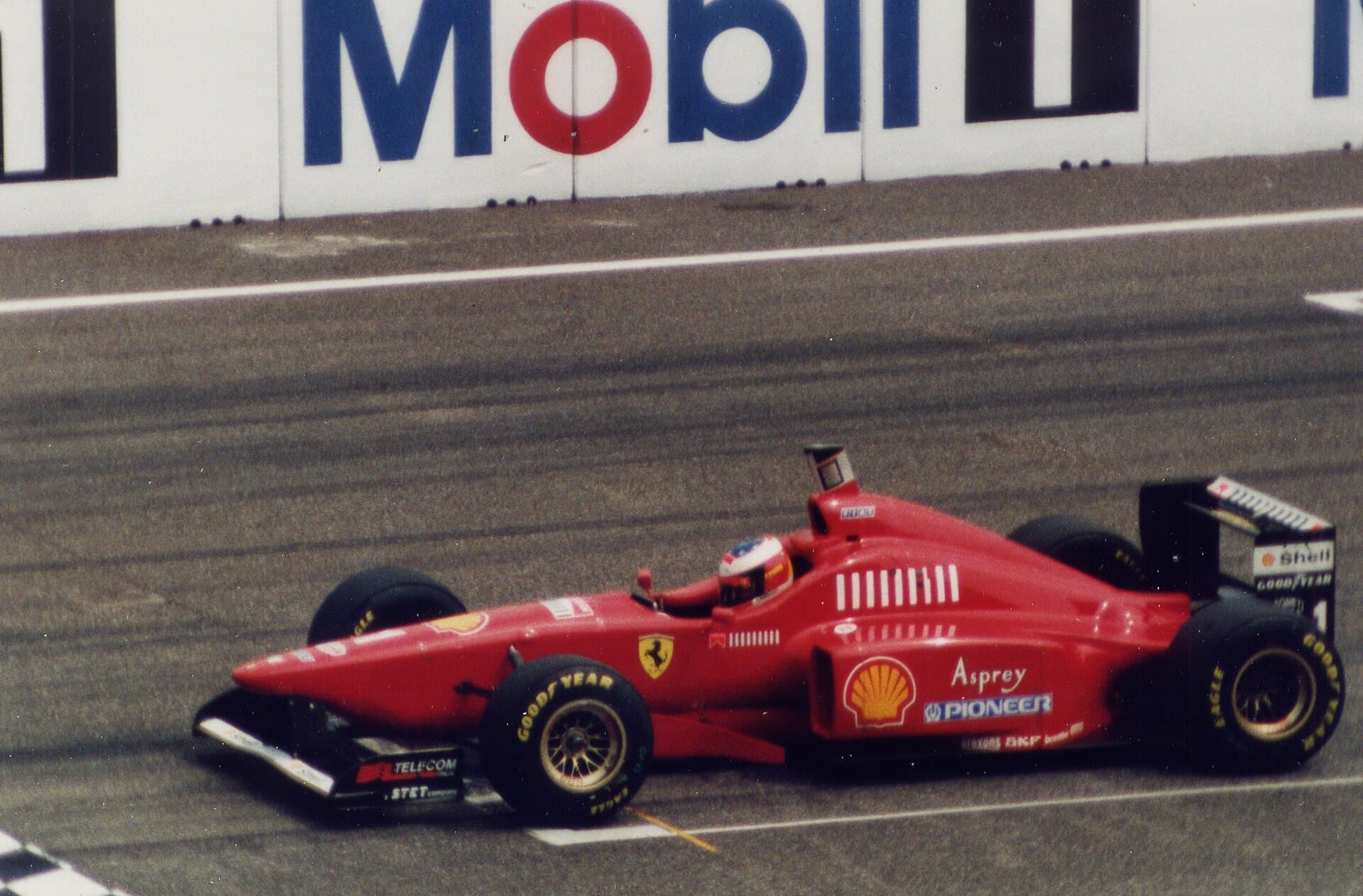 Historical Formula 1 photograph: Schumacher Ferrari, 1996