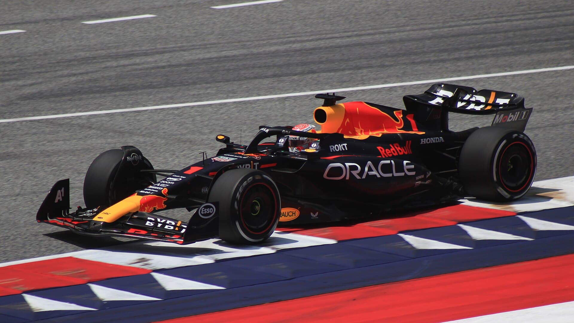 Historical Formula 1 photograph: RB19, 2023