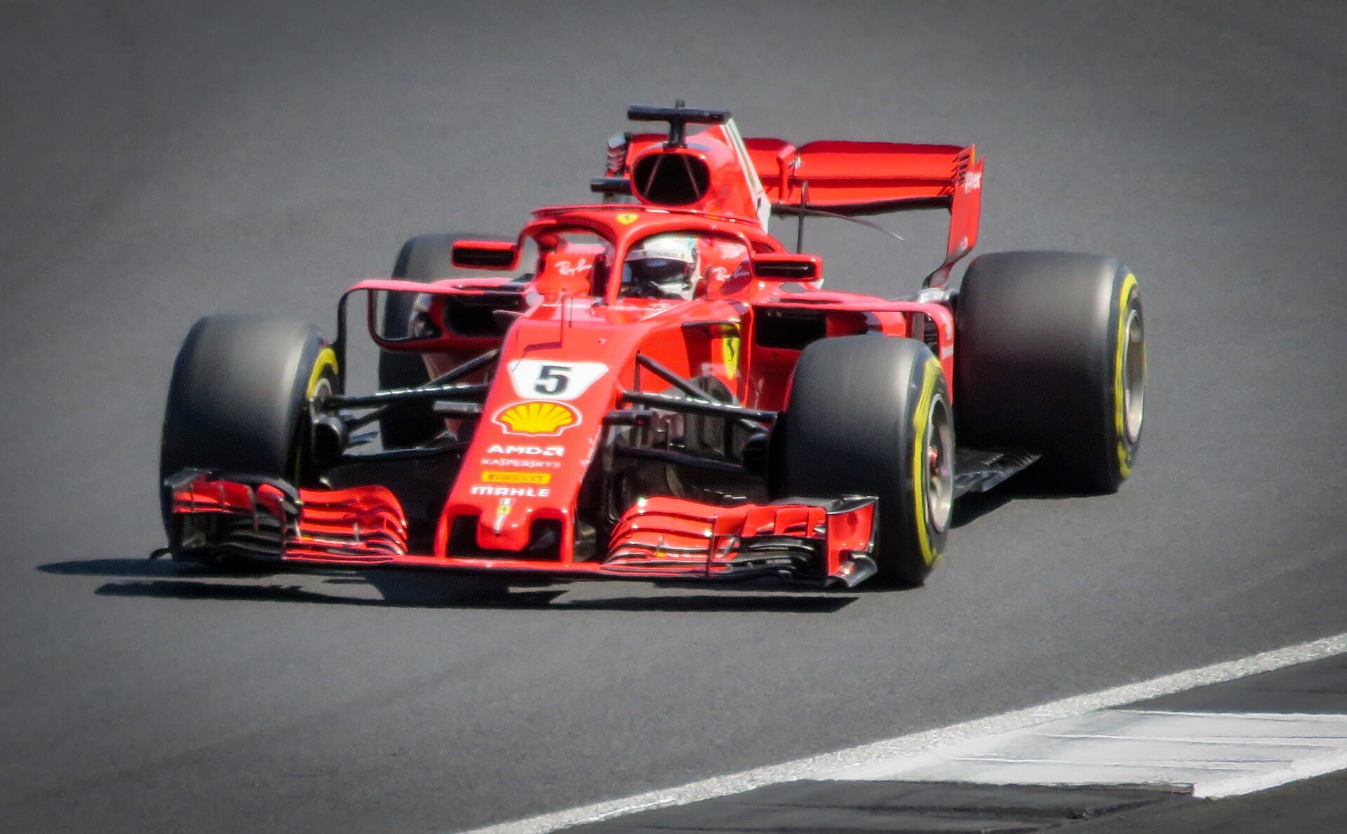 Historical Formula 1 photograph: SF71H, 2018